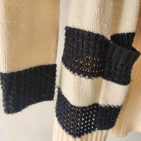 Daisy Fuentes Cream & Black Striped Structured Knit Cardigan Size XS - Picture 5 of 8